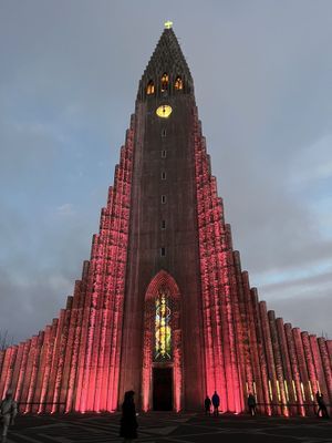 Beautiful lights on the Hallgrimskirja